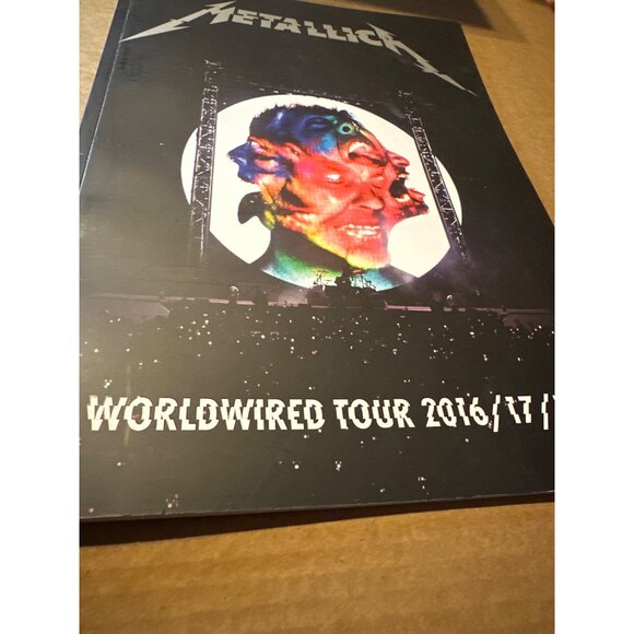 Metallica Worldwired Tour 2016/17/18 Concert Program Booklet - Picture 2 of 8